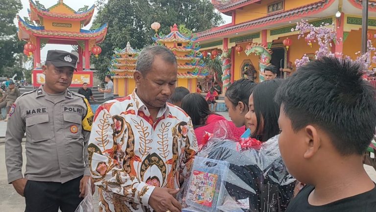 Imlek Bersama Masyarakat Desa Trubus, Ketua DPRD Bateng, Batianus Ajak Masyarakat Junjung Tinggi Toleransi