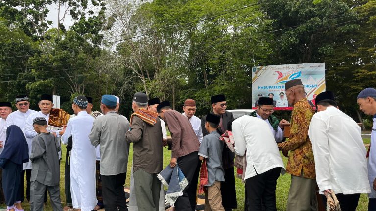 Salat Id di Koba Berlangsung Khidmat, Bupati Bangka Tengah Ajak Warga Bersyukur