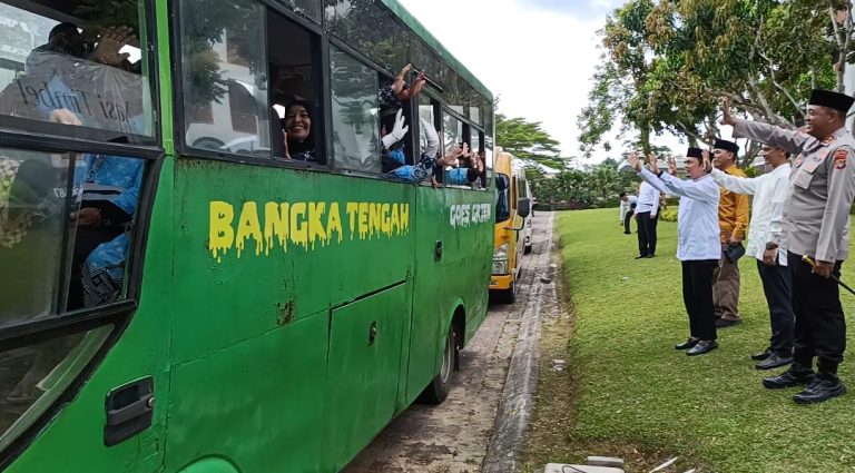 Bupati Bangka Tengah Lepas 151 Calon Jamaah Haji Bangka Tengah