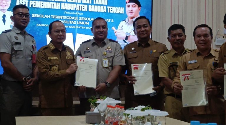 Pemerintah Bangka Tengah Terima Sertifikat Aset Lahan Dari ATR BPN Bangka Tengah