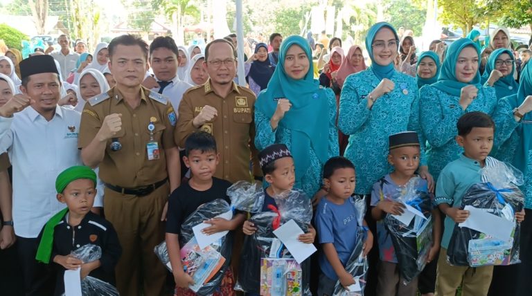 Peringati HKG Ke-54, Puluhan Anak Bangka Tengah Ikuti Sunatan Masal