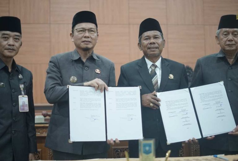 DPRD Bangka Tengah Sahkan Raperda Pertanggungjawaban ABPD TA 2025 Menjadi Perda 