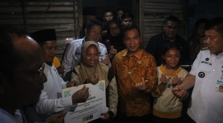 Mentri BKKBN Tinjau KRS di Desa Tanjung Gunung Bangka Tengah