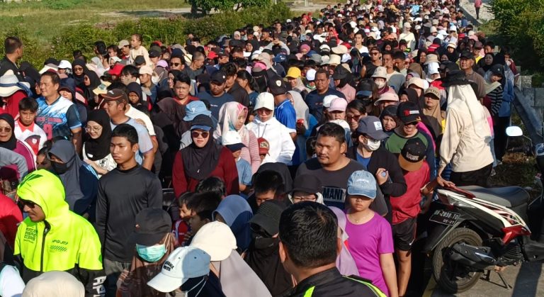 Ribuan Masyarkat Kota Koba Ikuti Jalan Sehat Hut Kota Koba Ke-172