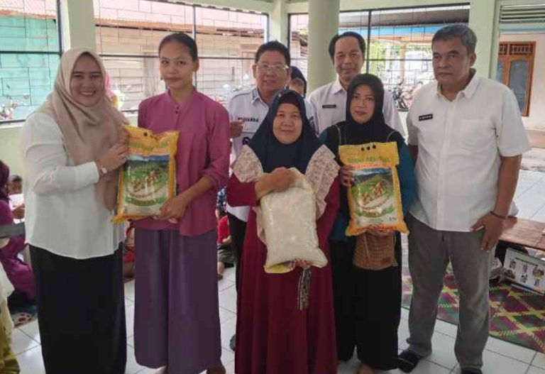 Wabup Efrianda Sambangi Posyandu Melati Desa Penyak